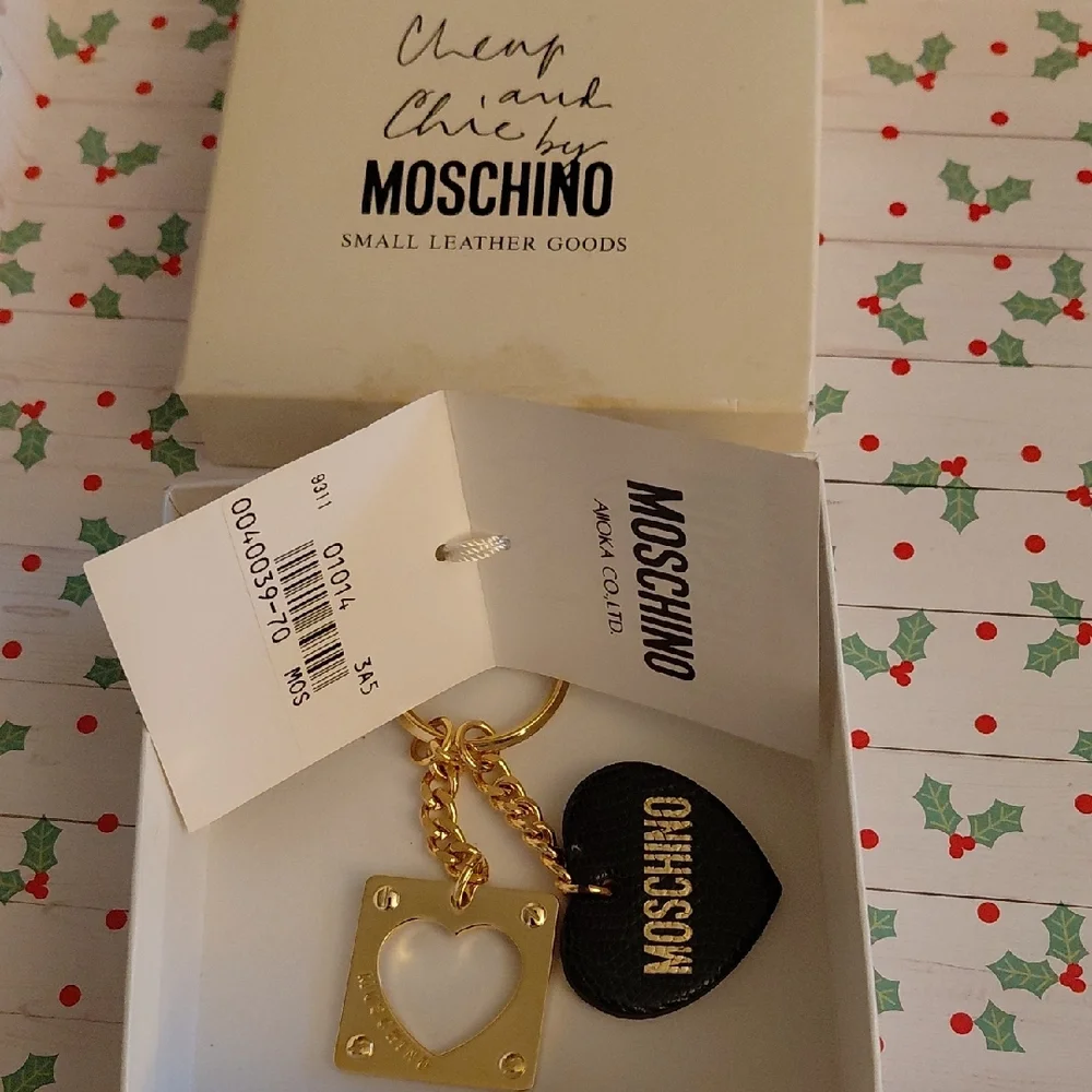 Moschino Black & Gold Heart Charm Keyring / Purse Charm - Picture 7 of 7